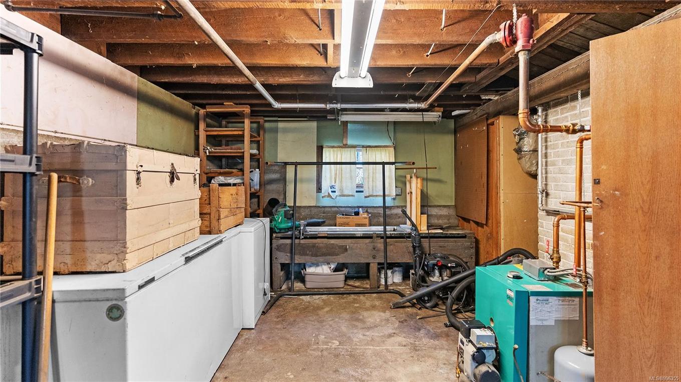 903 Shirley Rd, Esquimalt, BC