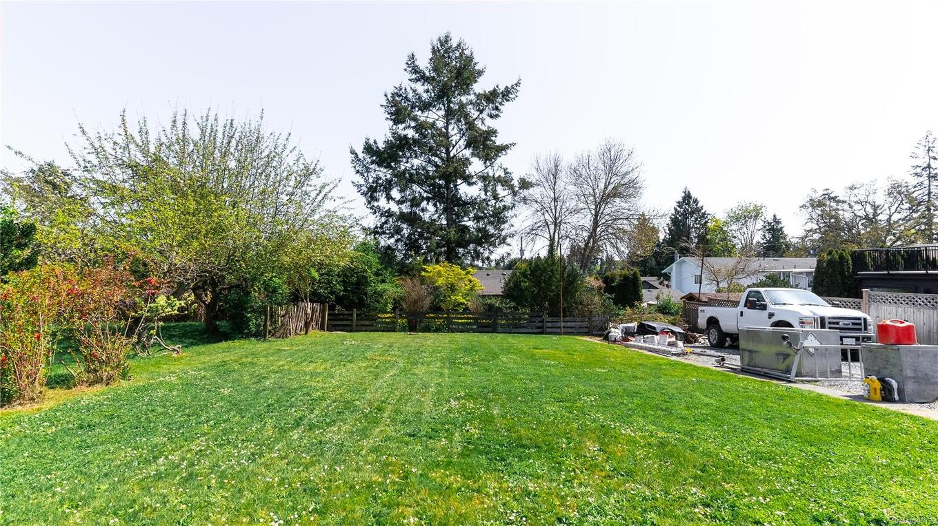 903 Shirley Rd, Esquimalt, BC