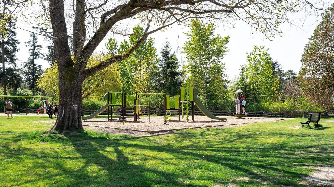 903 Shirley Rd, Esquimalt, BC