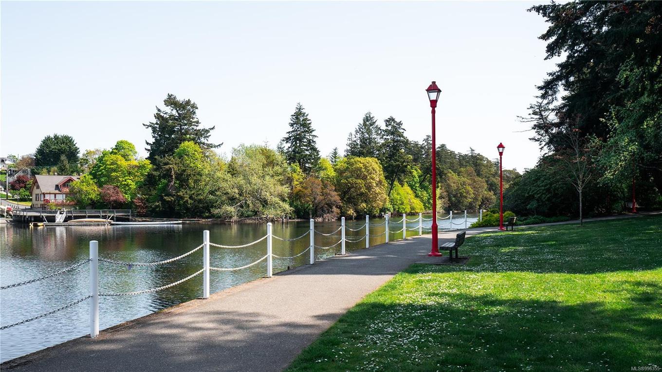 903 Shirley Rd, Esquimalt, BC