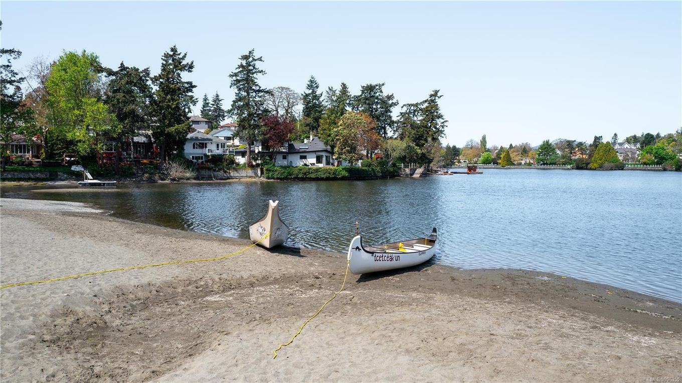 903 Shirley Rd, Esquimalt, BC