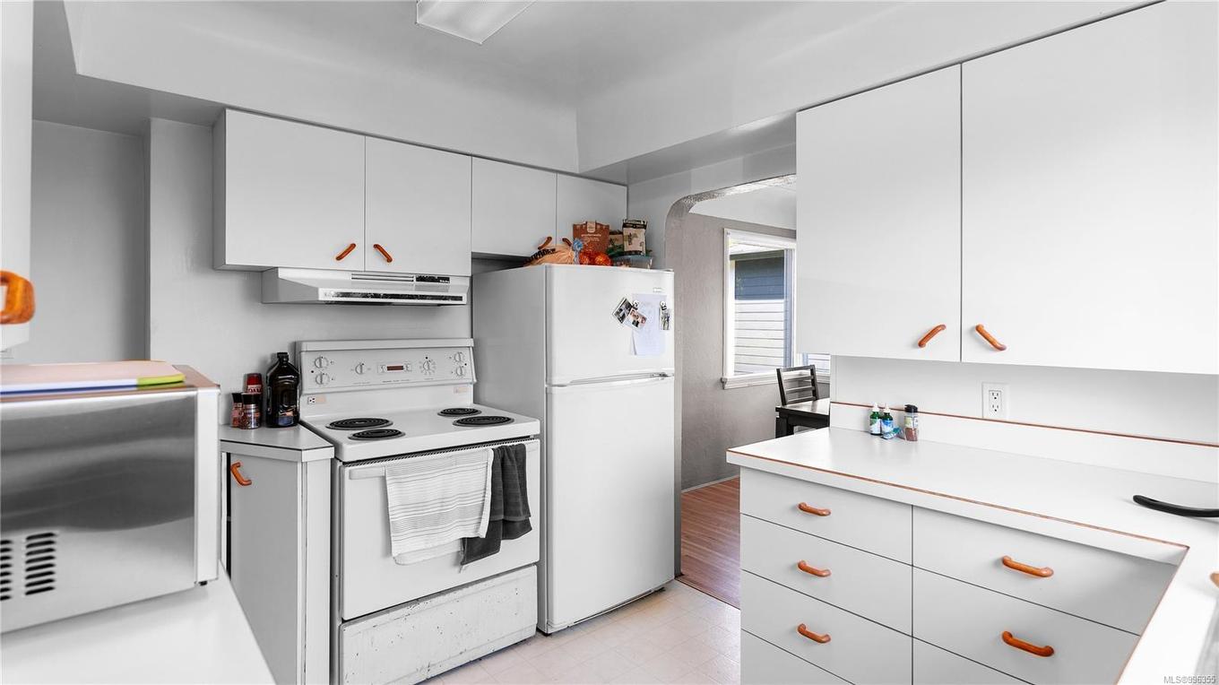 903 Shirley Rd, Esquimalt, BC