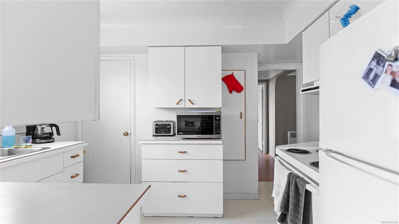 903 Shirley Rd, Esquimalt, BC