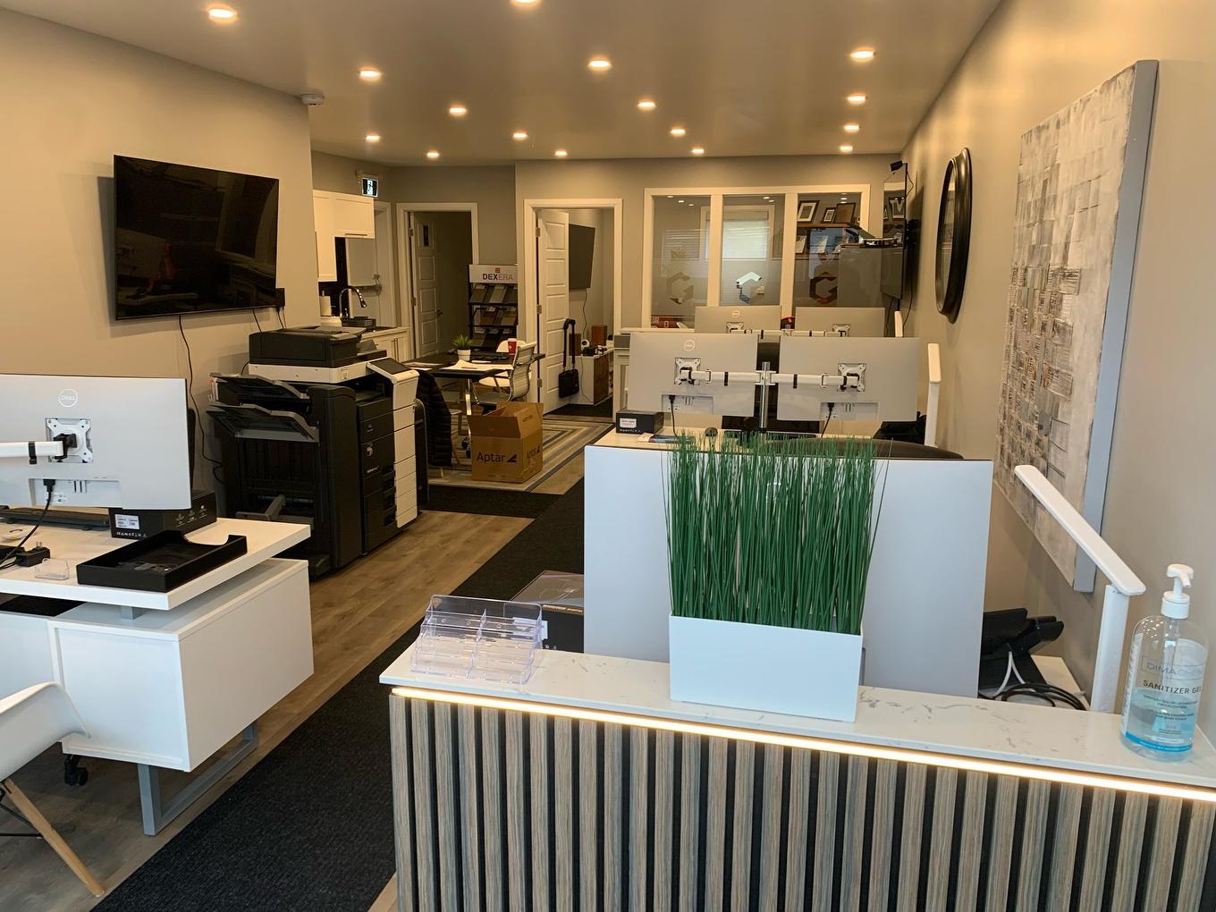 Commerce - 97 - 101 Av. Donegani, Pointe-Claire, QC - Indoor Photo Showing Other Room