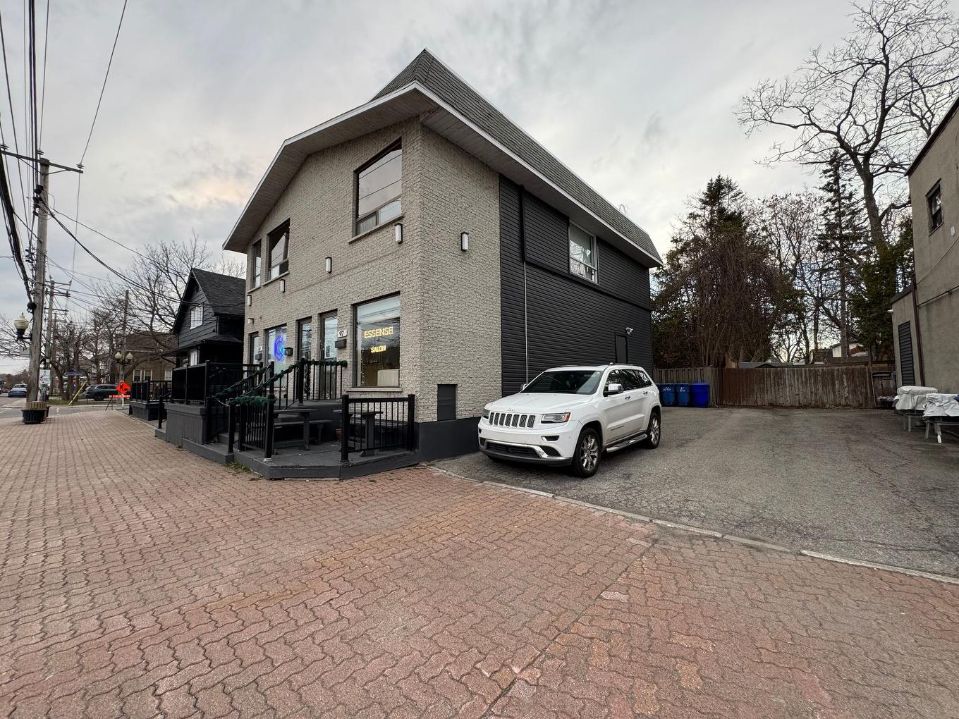 Façade - 97 - 101 Av. Donegani, Pointe-Claire, QC - Outdoor