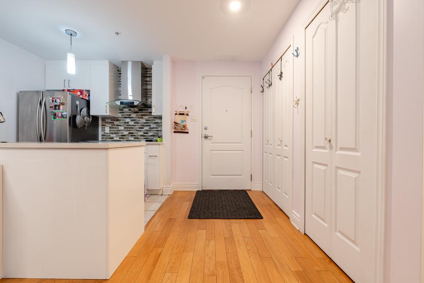 Hall d'entrée/Vestibule - 308-995 Rue Jules-Poitras, Montréal (Saint-Laurent), QC - Indoor Photo Showing Other Room