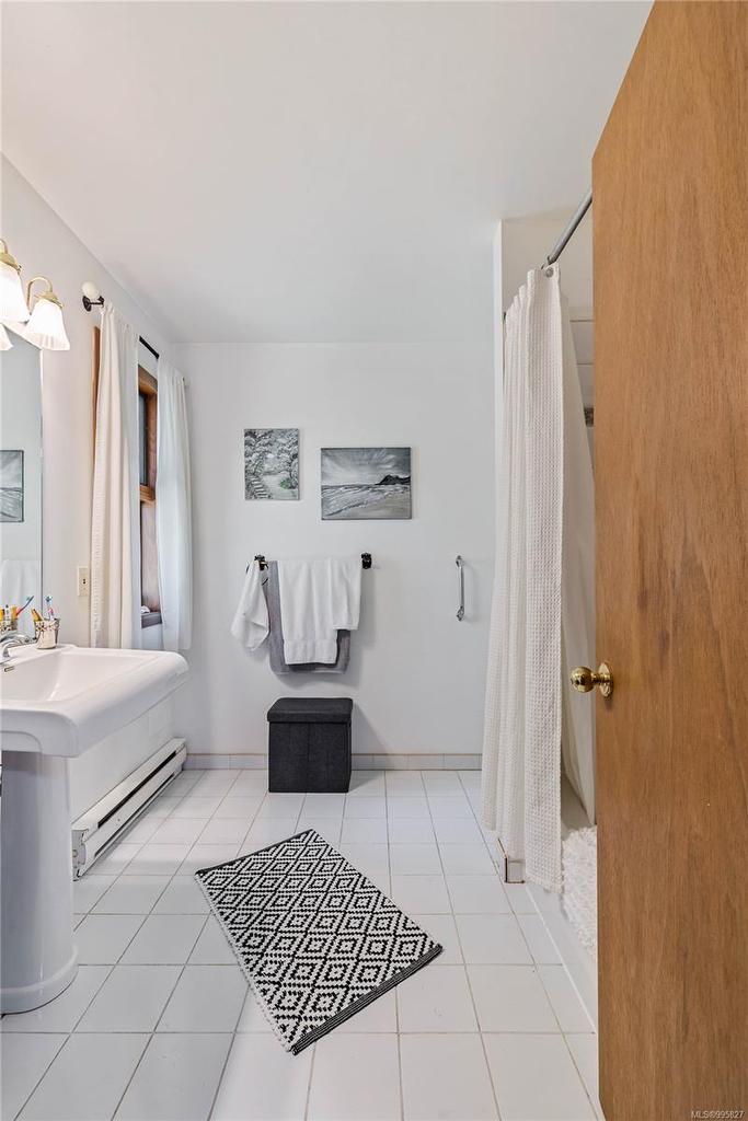 112 Cairns Pl, Salt Spring, BC