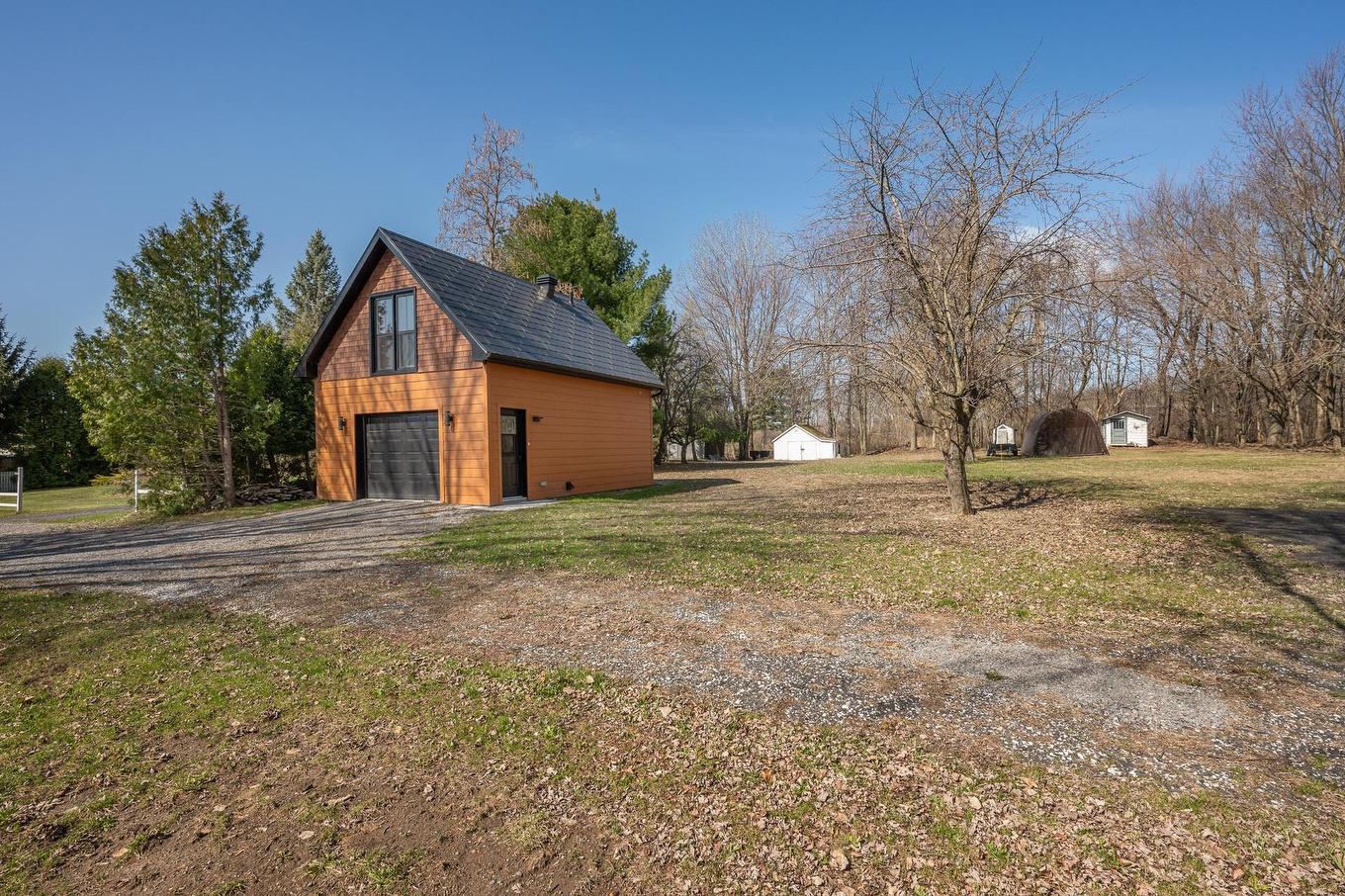 Backyard - 561 Av. De Venise O., Venise-En-Québec, QC - Outdoor