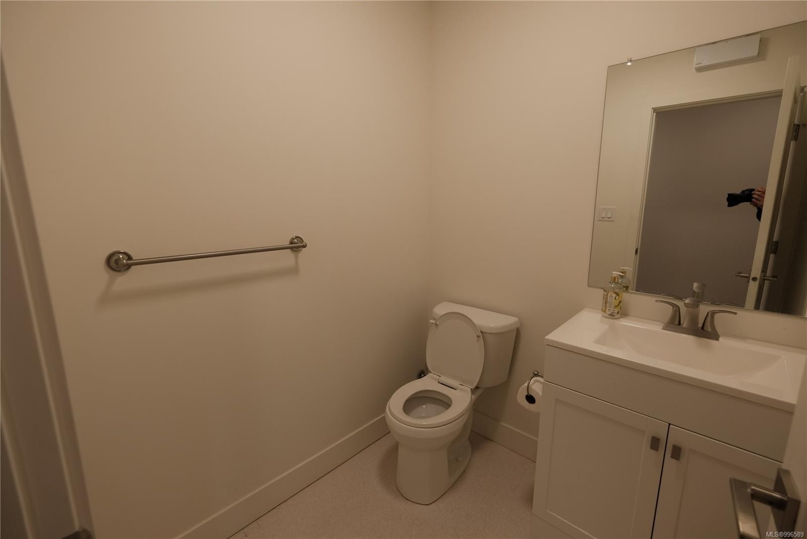 123 Nicol St, Nanaimo, BC