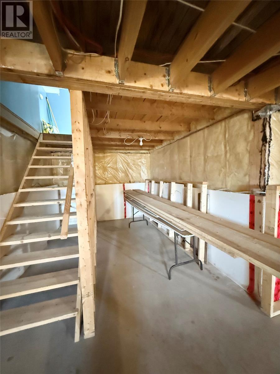 31 Forest Drive, Lethbridge, NL - Indoor