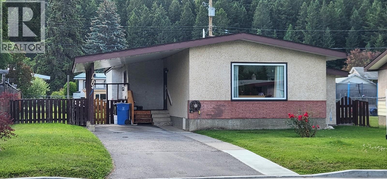 1204 Alexander Drive, Golden, BC - Outdoor