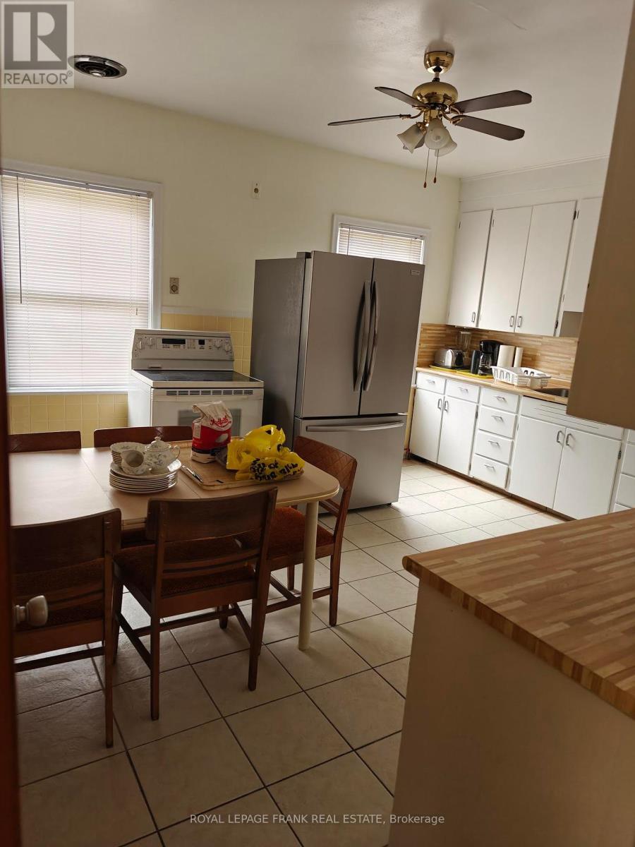 Room #10 - 374 Central Park Boulevard S, Oshawa (Central), ON - Indoor Photo Showing Kitchen