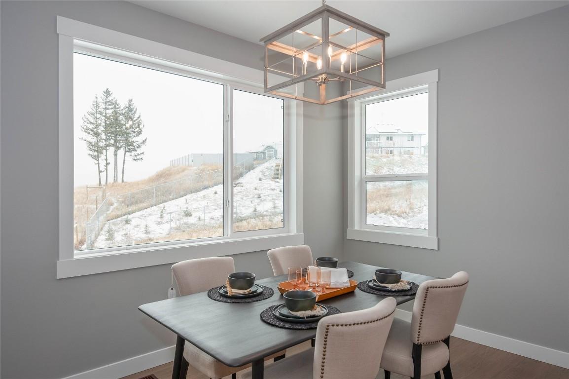 450 Poplar Drive, Logan Lake, BC - Indoor Photo Showing Dining Room