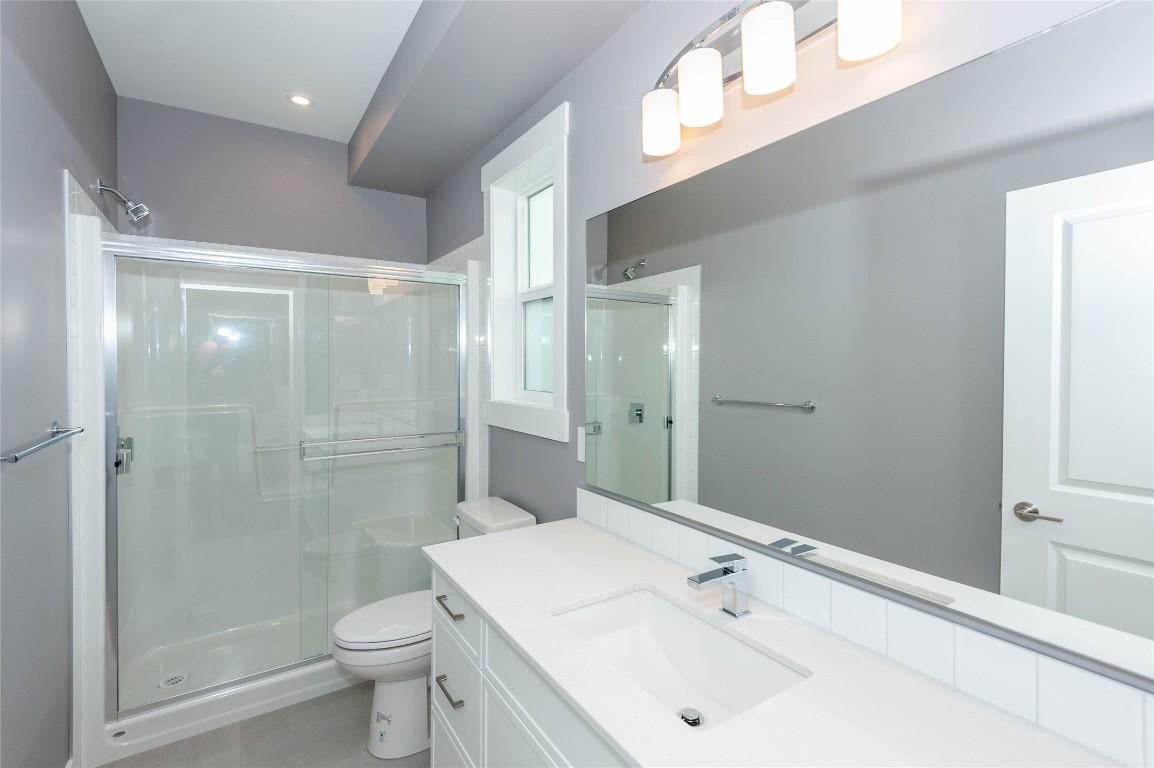 450 Poplar Drive, Logan Lake, BC - Indoor Photo Showing Bathroom