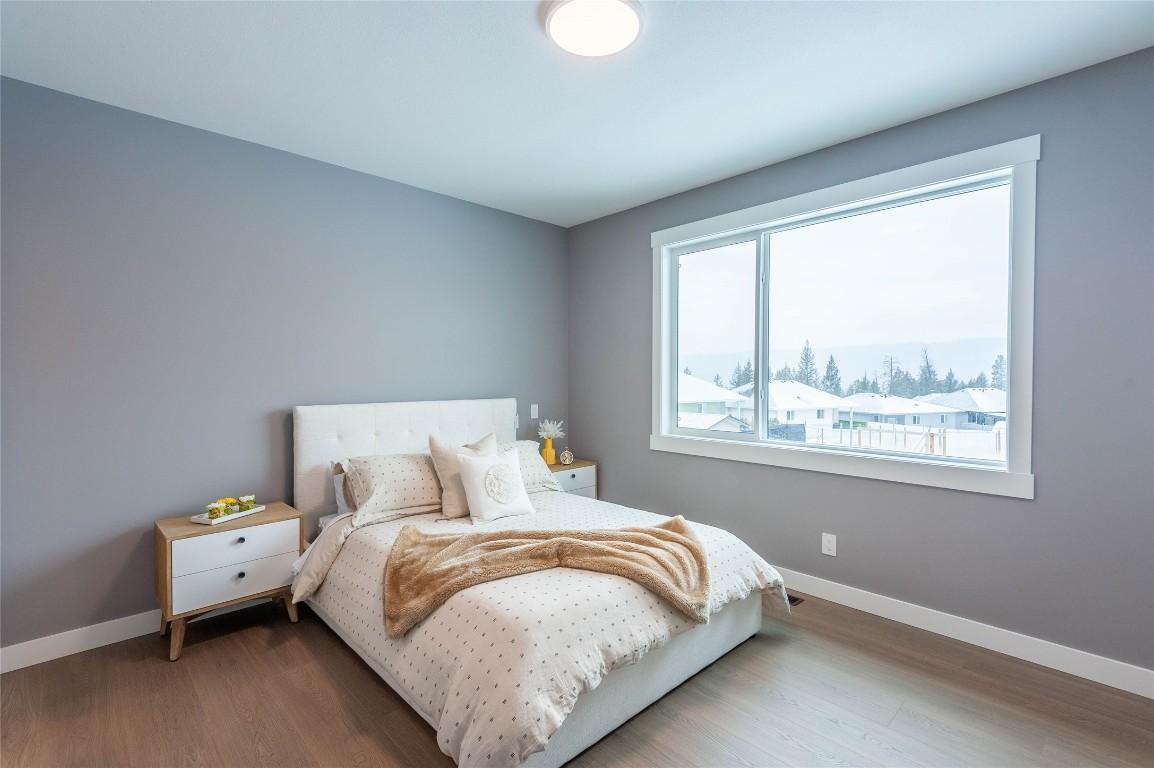 450 Poplar Drive, Logan Lake, BC - Indoor Photo Showing Bedroom