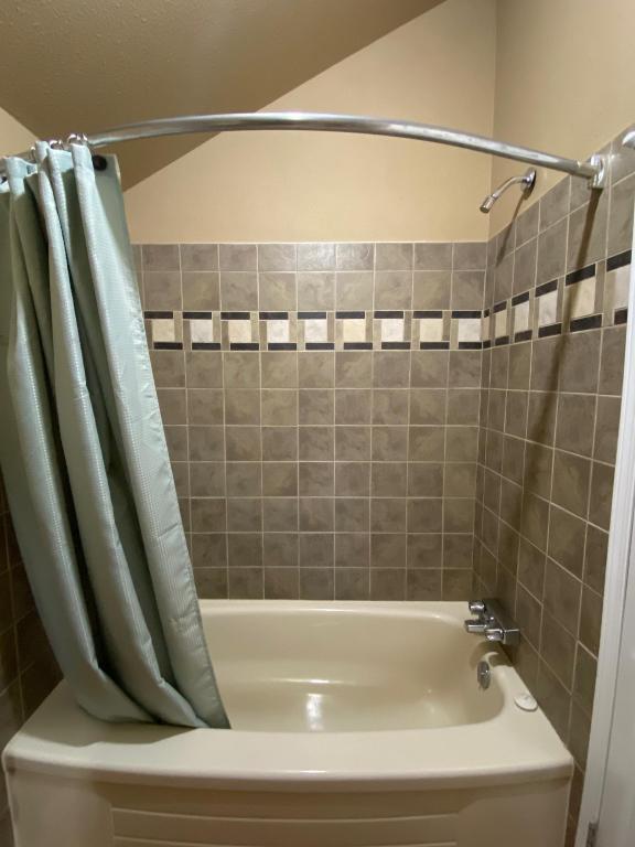 190-850 Northstar Drive, Kimberley, BC - Indoor Photo Showing Bathroom