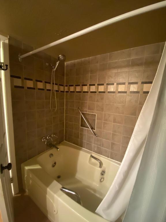 190-850 Northstar Drive, Kimberley, BC - Indoor Photo Showing Bathroom