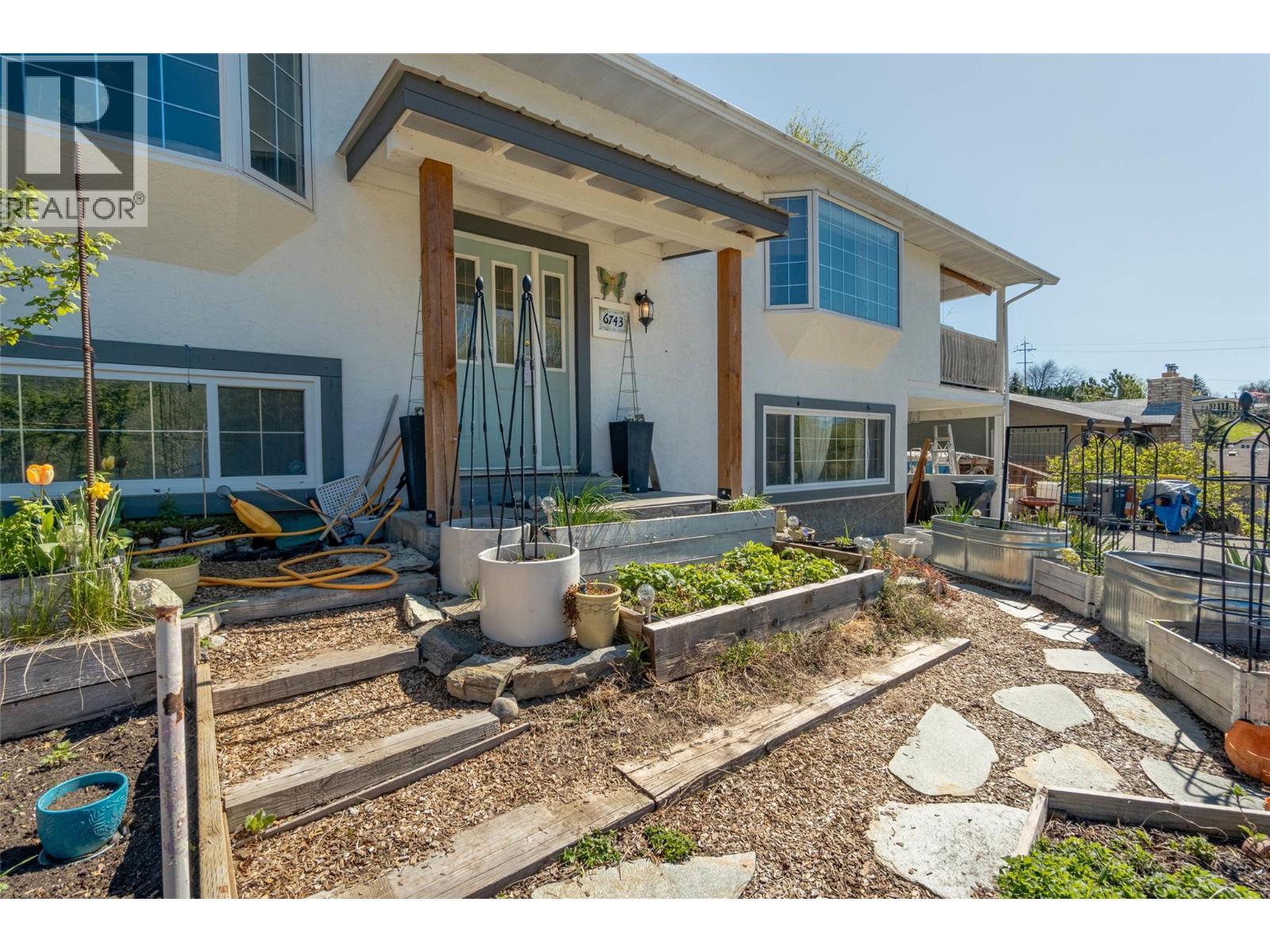 6743 Meadows Drive, Oliver, BC - Outdoor With Deck Patio Veranda