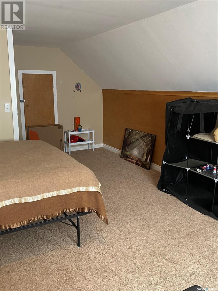 214 Main Street, Midale, SK - Indoor Photo Showing Bedroom