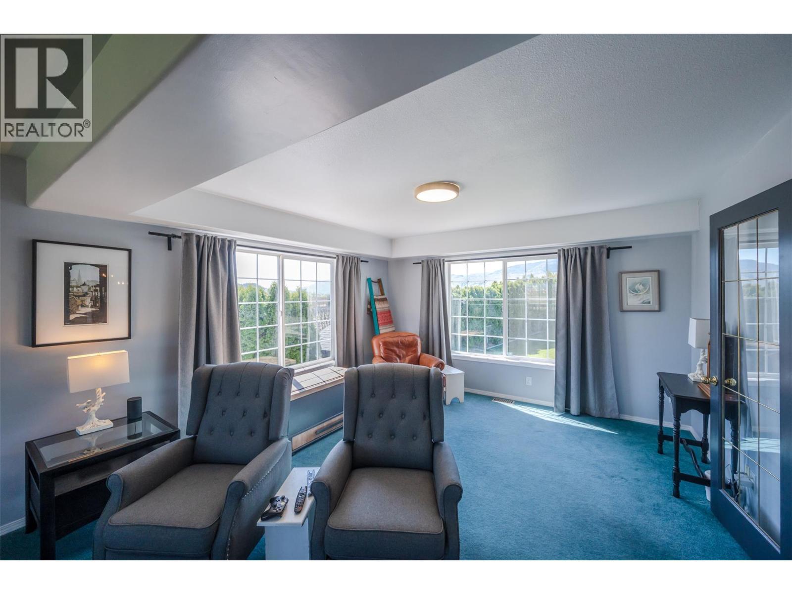 445 5 Road, Oliver, BC - Indoor