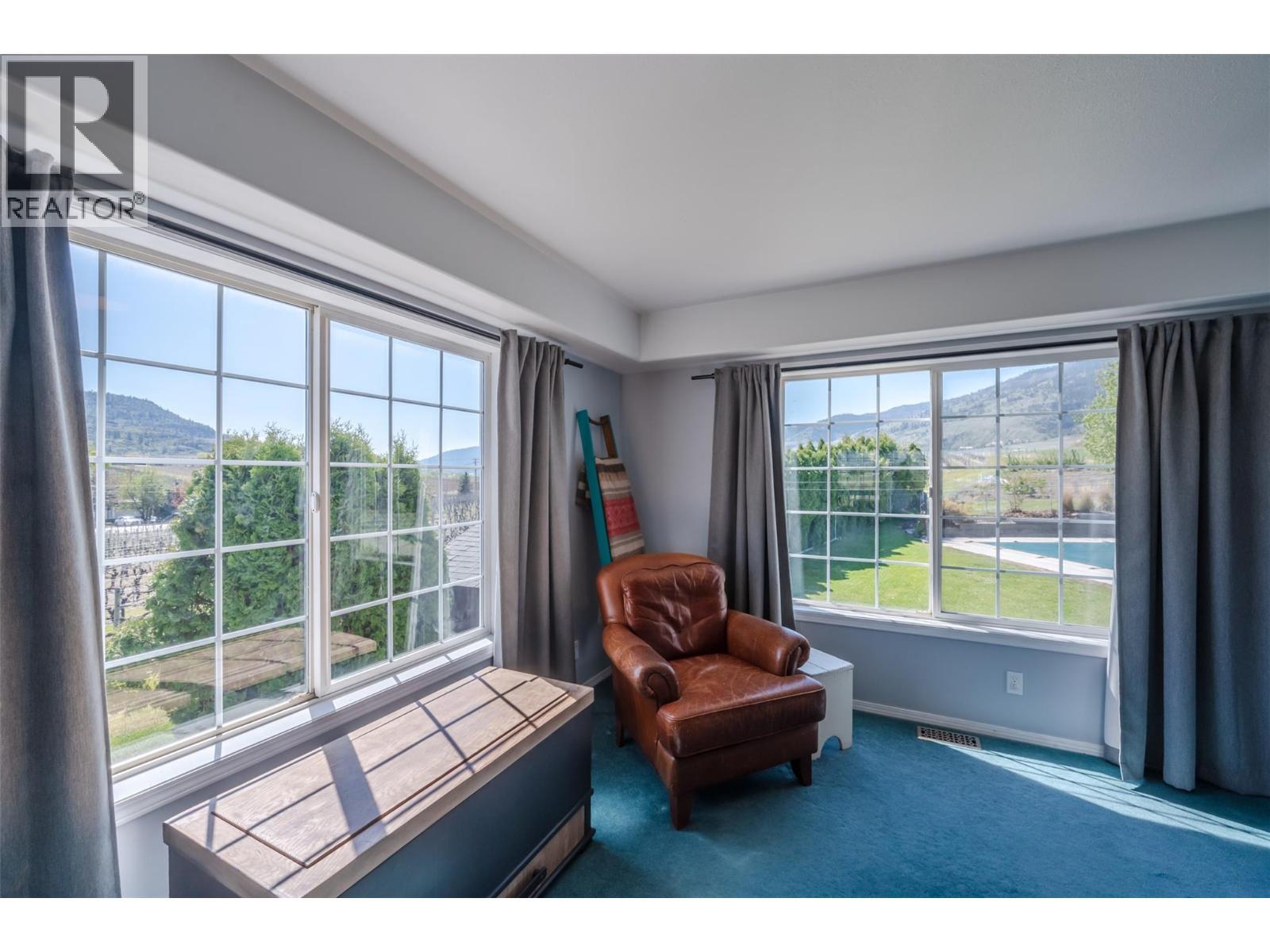 445 5 Road, Oliver, BC - Indoor