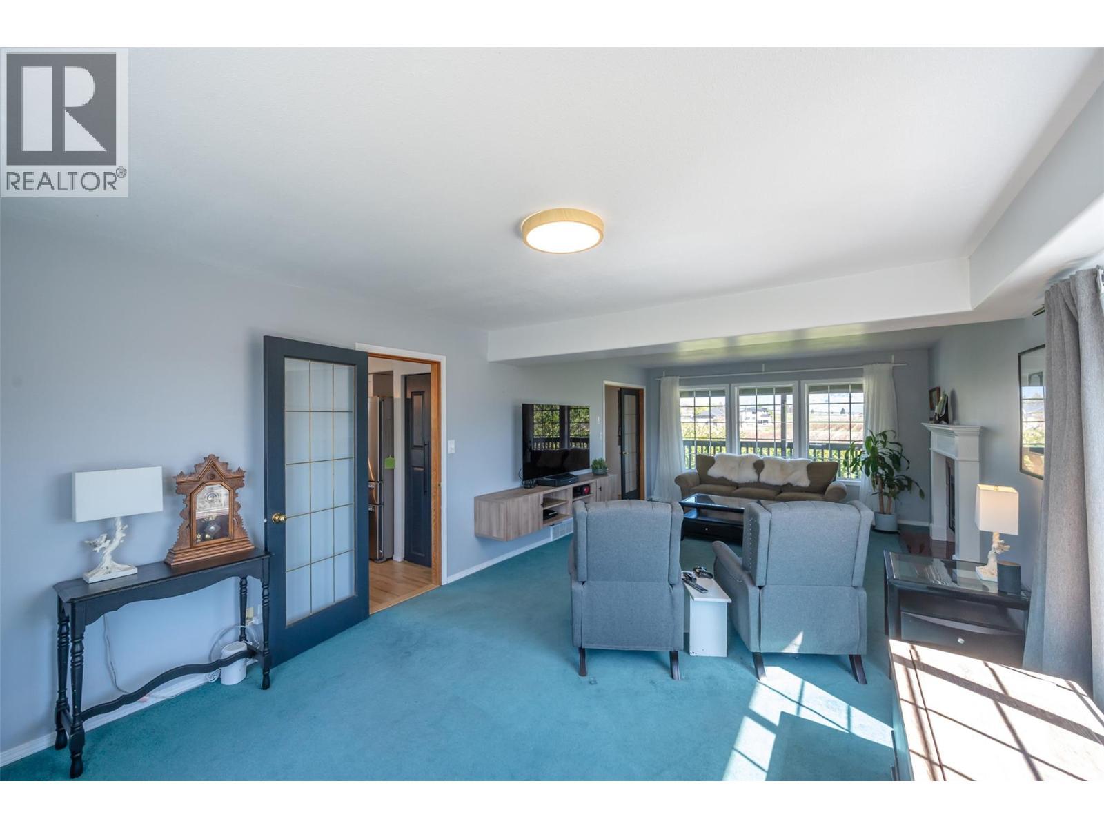 445 5 Road, Oliver, BC - Indoor