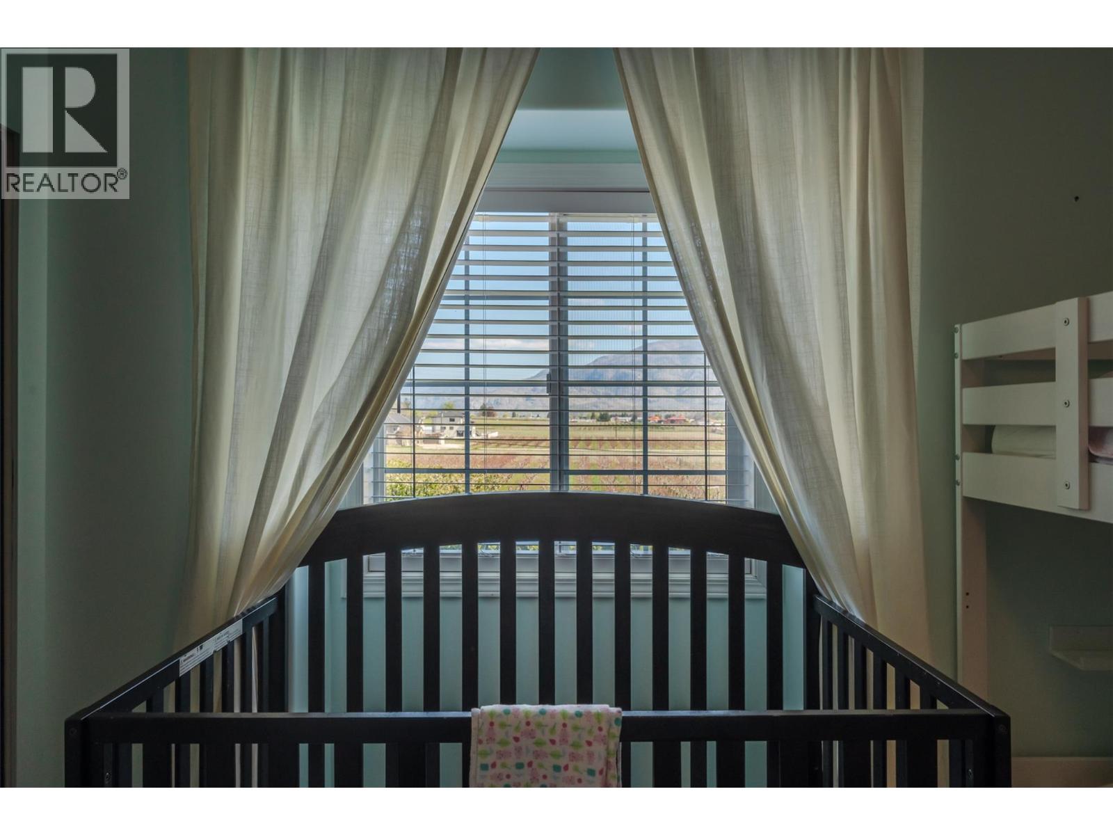 445 5 Road, Oliver, BC - Indoor Photo Showing Other Room