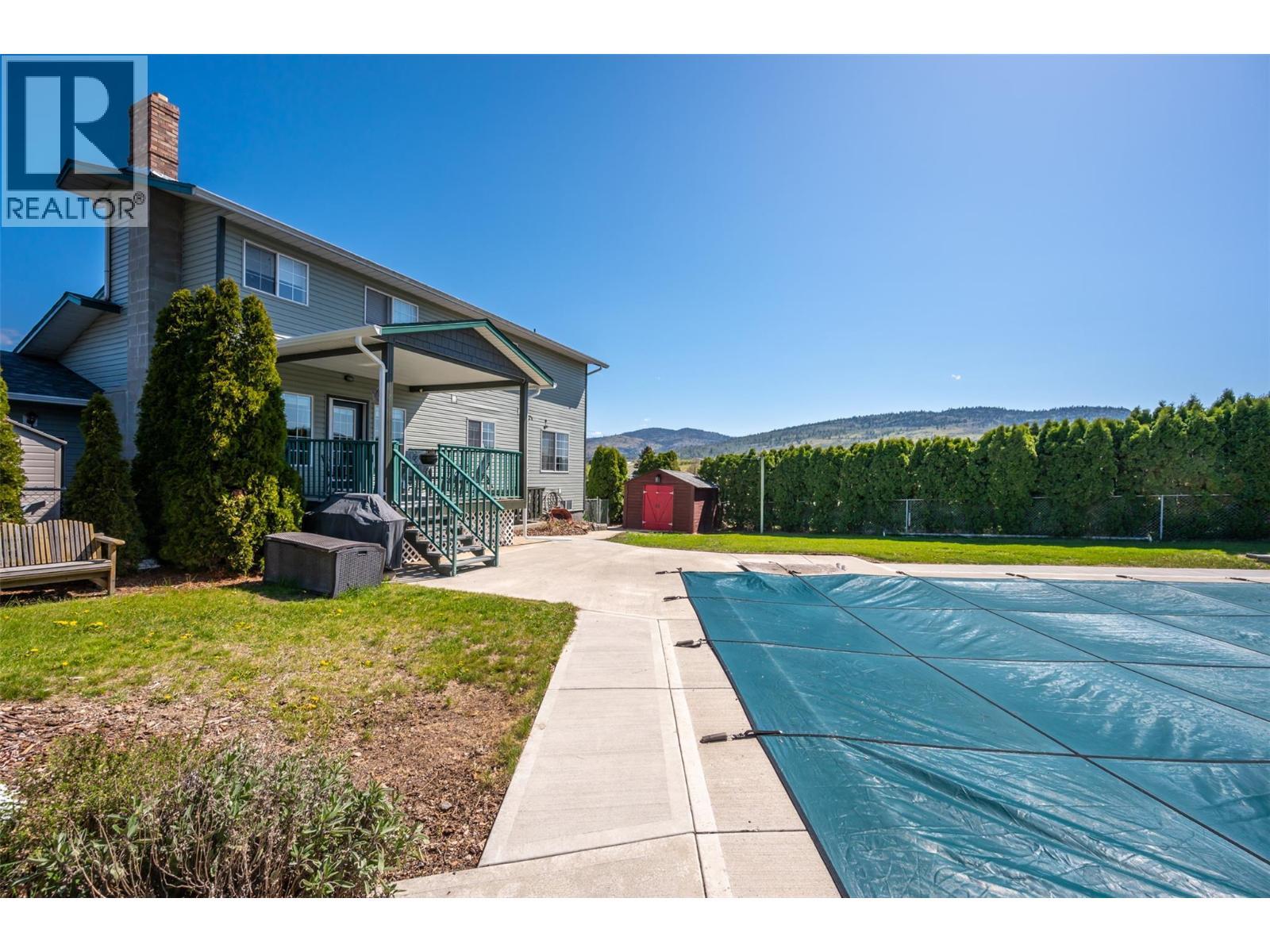 445 5 Road, Oliver, BC - Outdoor With In Ground Pool