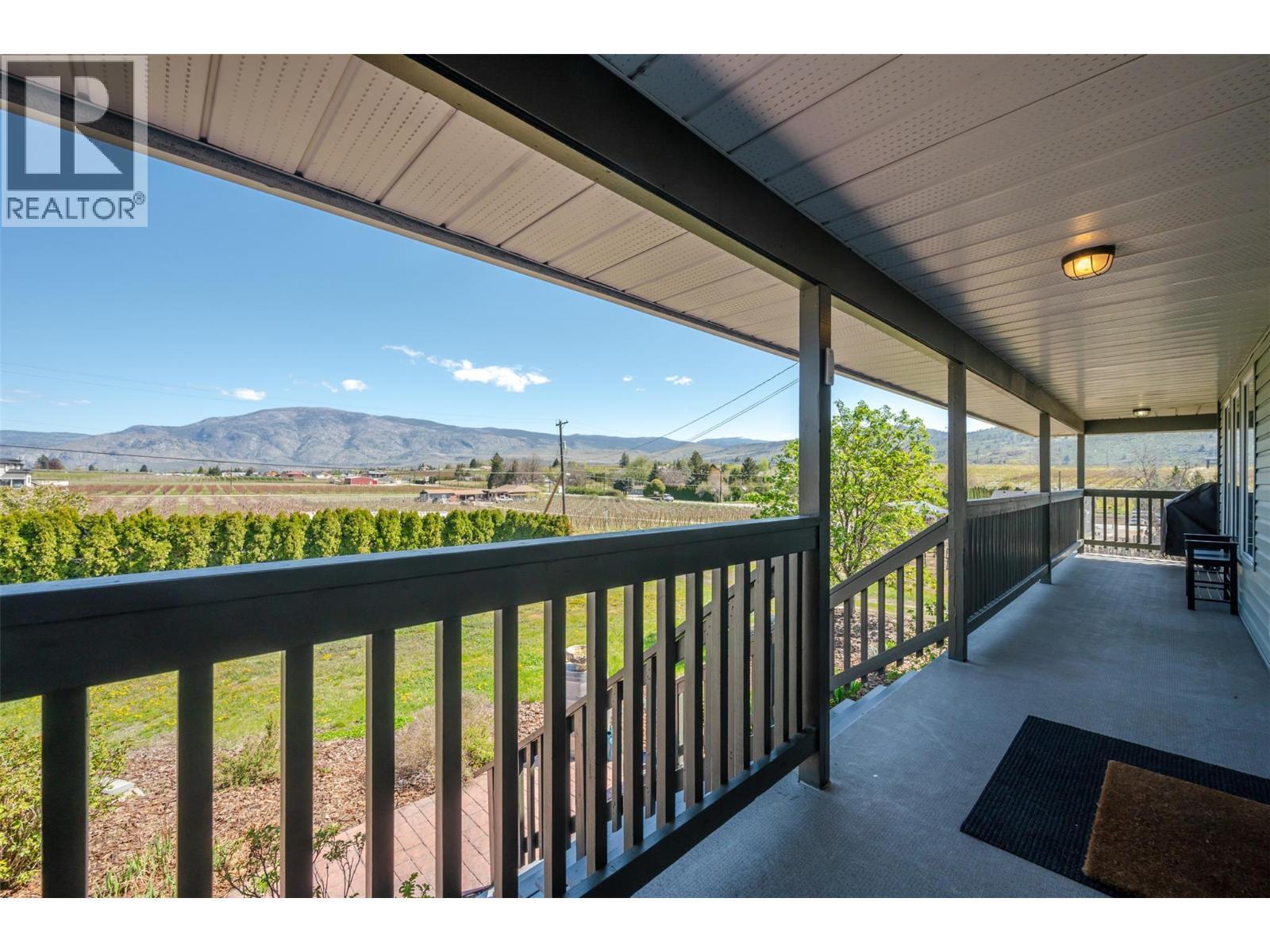 445 5 Road, Oliver, BC - Outdoor With Deck Patio Veranda With Exterior