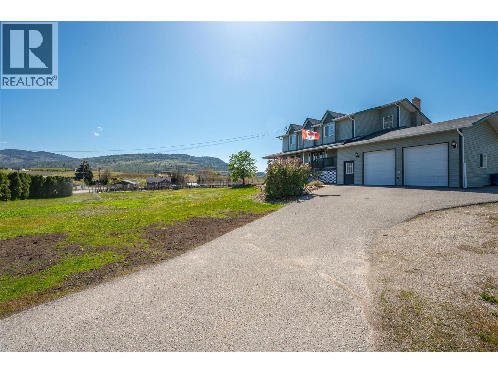 445 5 Road, Oliver, BC - Outdoor