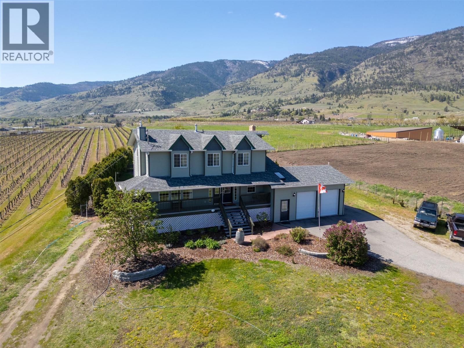 445 5 Road, Oliver, BC - Outdoor