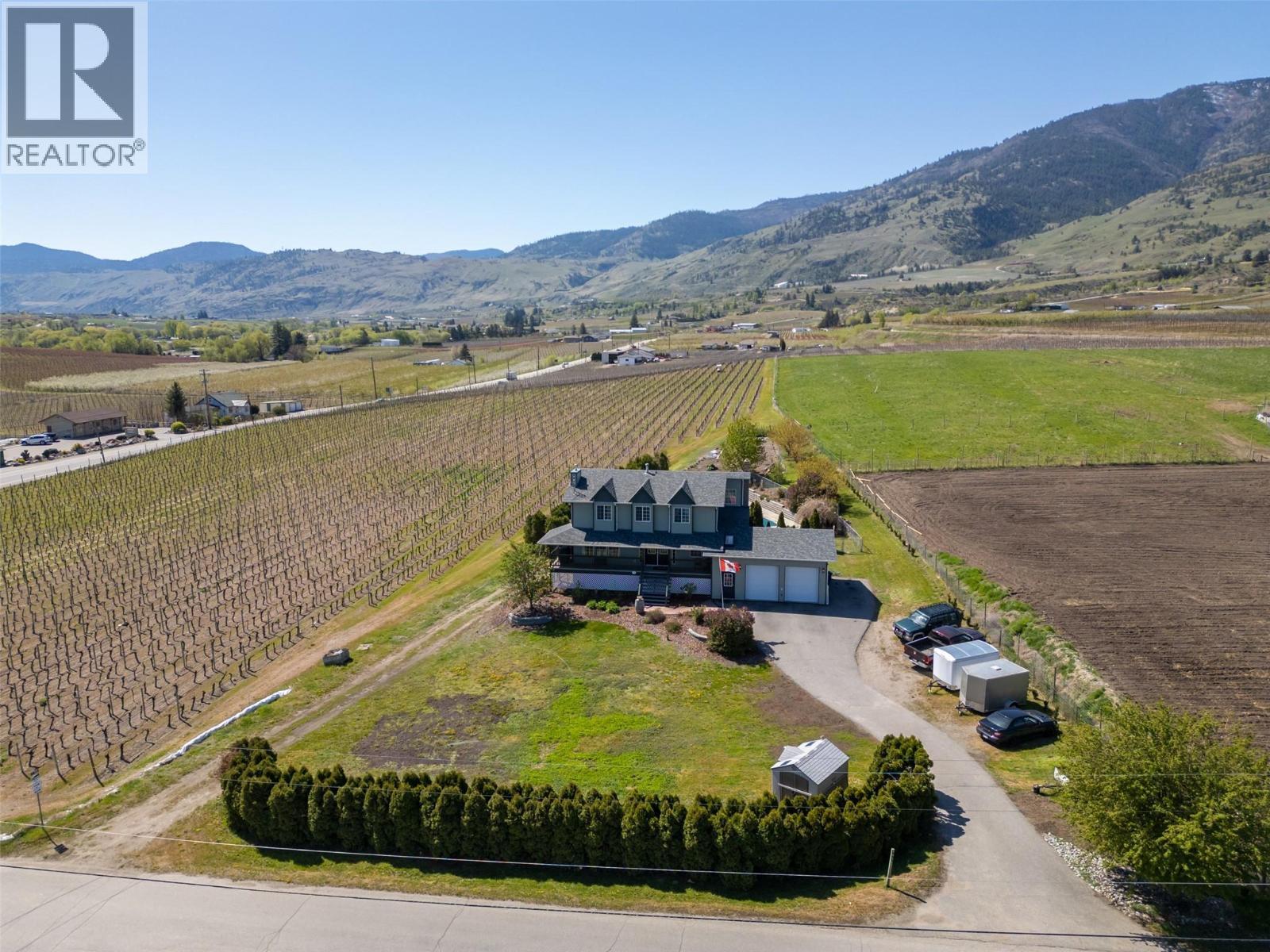 445 5 Road, Oliver, BC - Outdoor With View