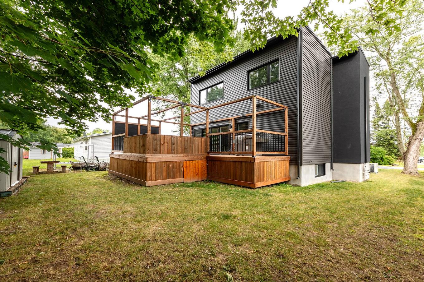 Back facade - 385 15E Avenue E., Venise-En-Québec, QC - Outdoor With Deck Patio Veranda With Exterior