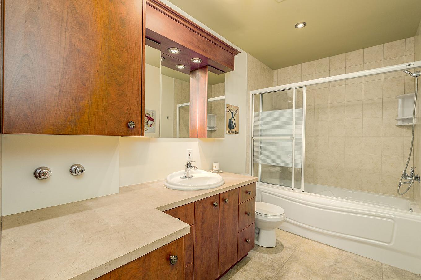 Bathroom - 410-2085 Place Du Club-Memphré, Magog, QC - Indoor Photo Showing Bathroom