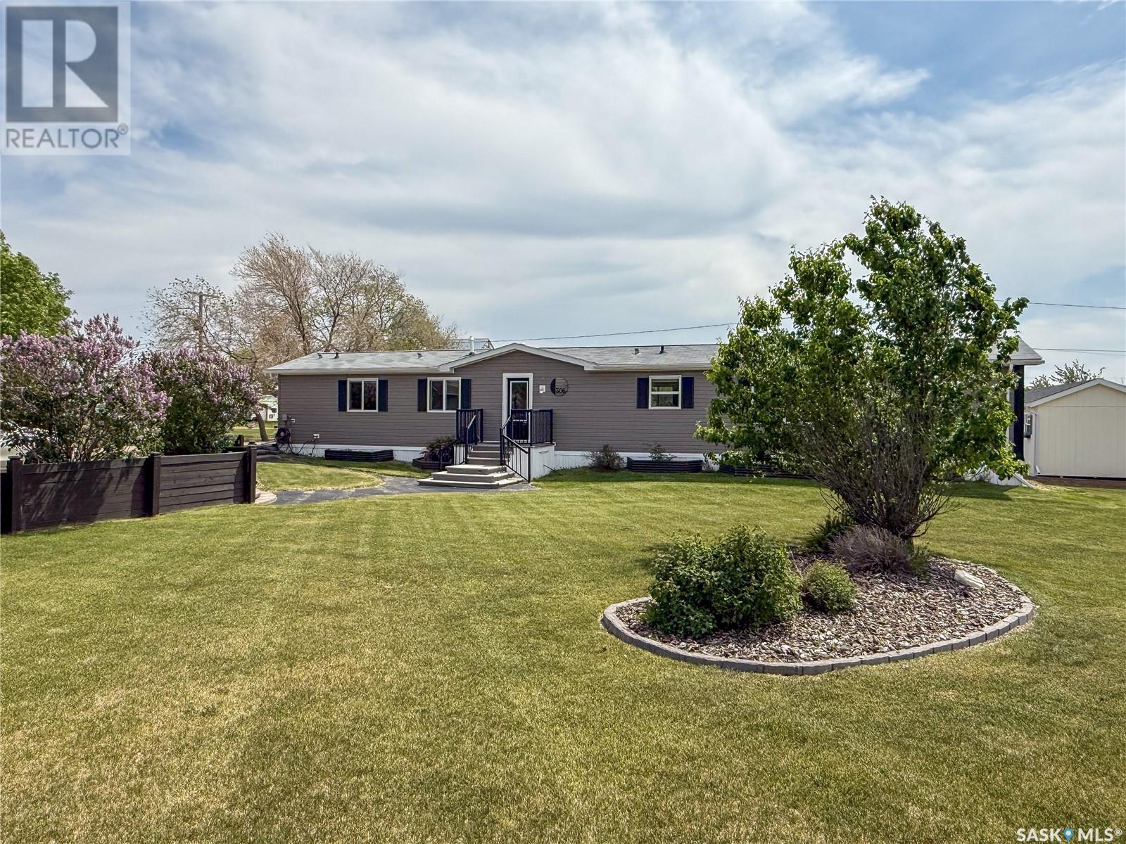 306 2Nd Avenue W, Climax, SK