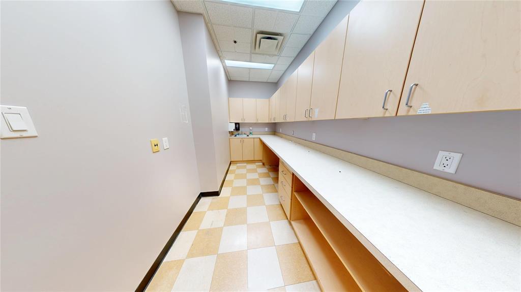 D2 800 Rosser Avenue, Brandon, MB