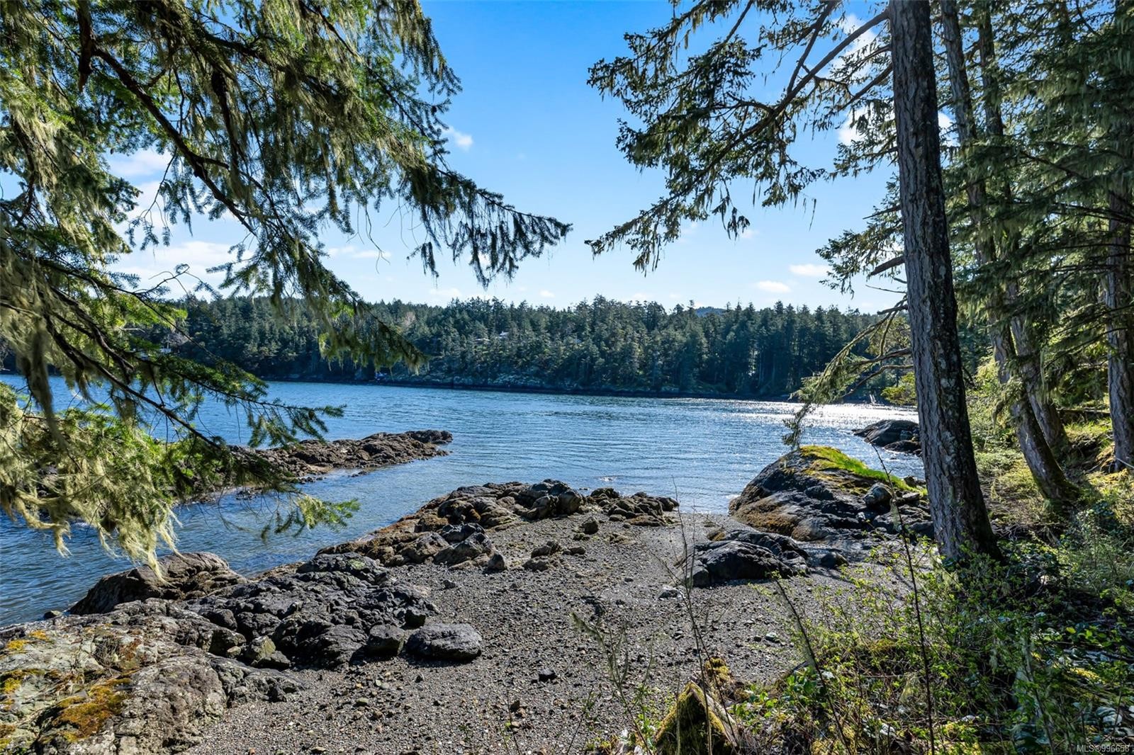 998 Gillespie Rd, Sooke, BC