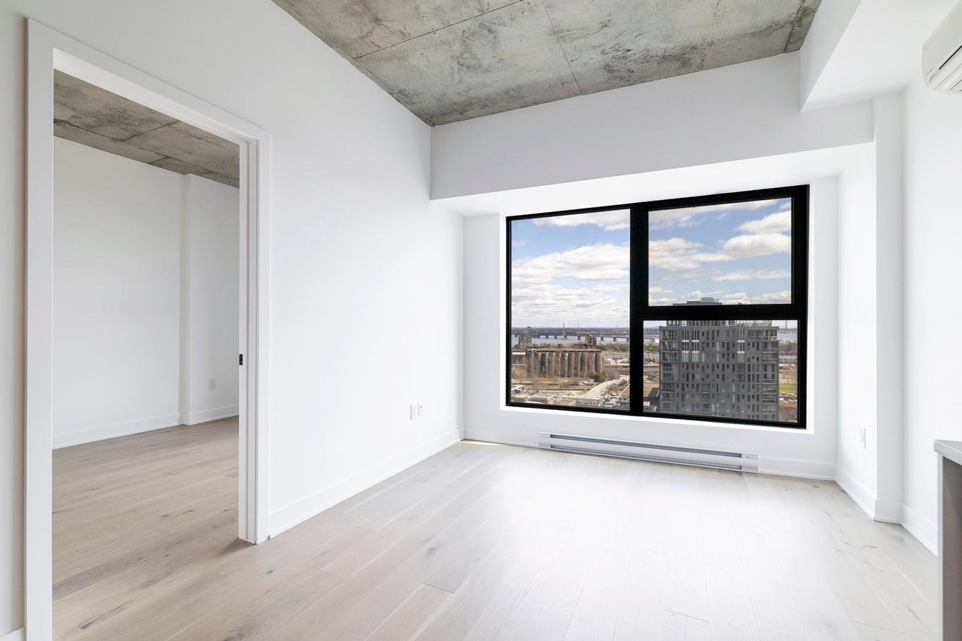 Living room - 2220-245 Boul. Robert-Bourassa, Montréal (Ville-Marie), QC - Indoor Photo Showing Other Room