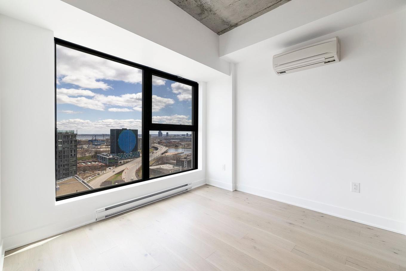 Living room - 2220-245 Boul. Robert-Bourassa, Montréal (Ville-Marie), QC - Indoor Photo Showing Other Room