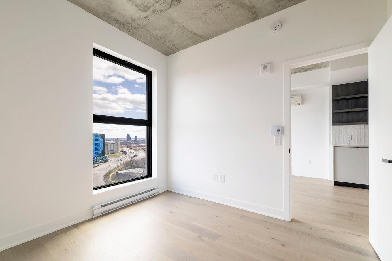 Bedroom - 2220-245 Boul. Robert-Bourassa, Montréal (Ville-Marie), QC - Indoor Photo Showing Other Room