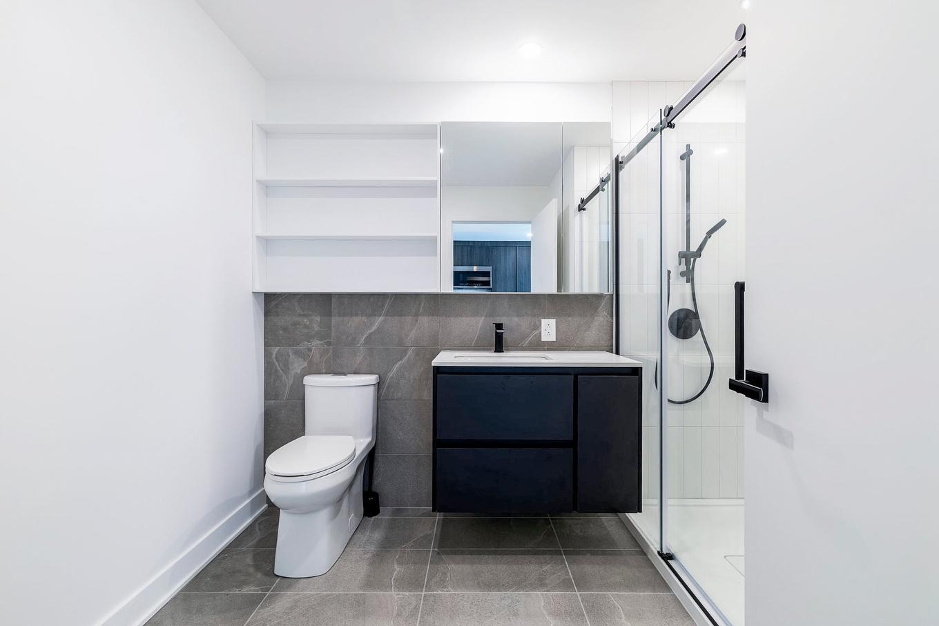 Bathroom - 2220-245 Boul. Robert-Bourassa, Montréal (Ville-Marie), QC - Indoor Photo Showing Bathroom