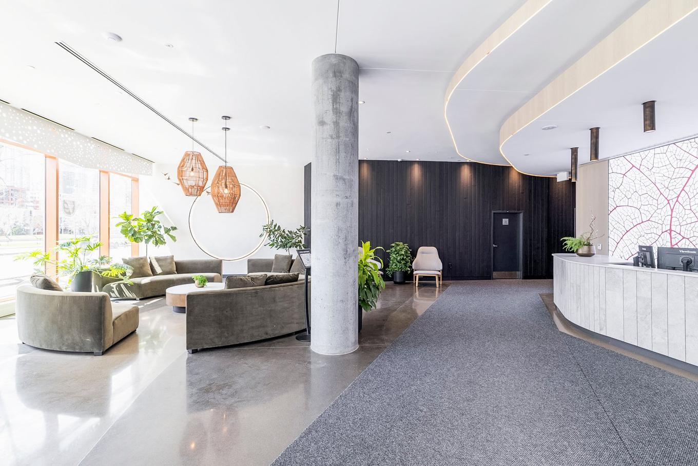 Hall - 2220-245 Boul. Robert-Bourassa, Montréal (Ville-Marie), QC - Indoor