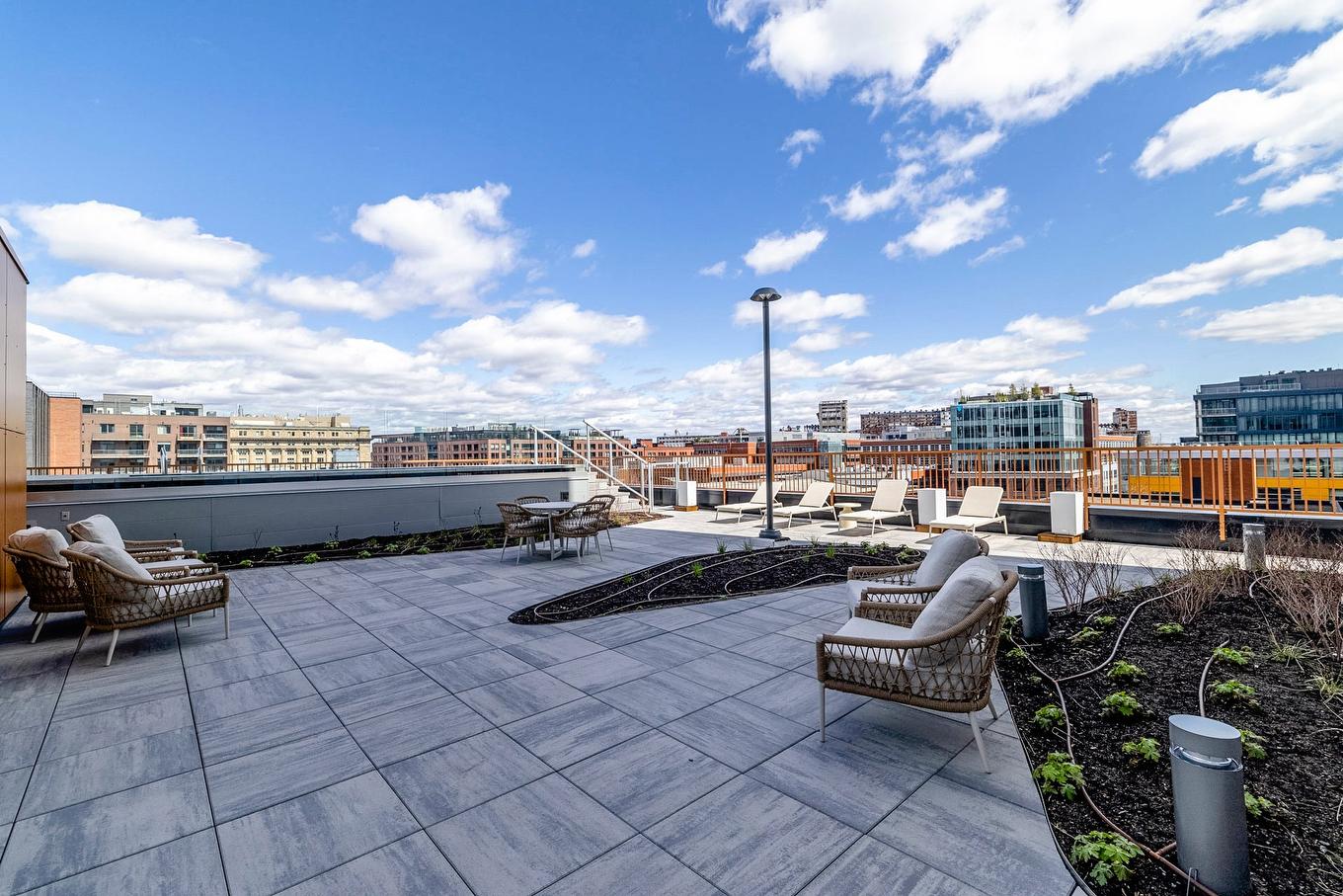 Patio - 2220-245 Boul. Robert-Bourassa, Montréal (Ville-Marie), QC - Outdoor With View