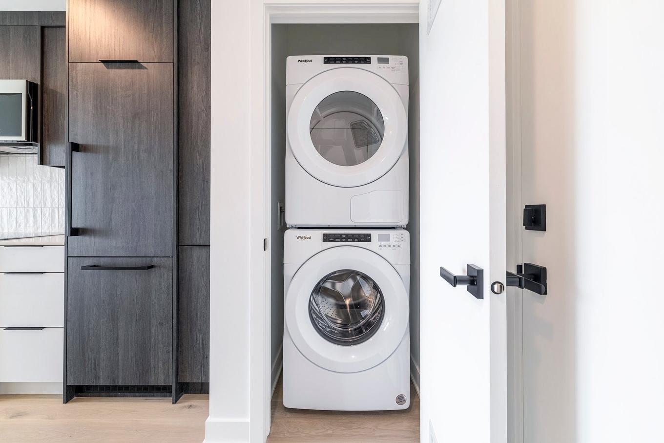 Laundry room - 2220-245 Boul. Robert-Bourassa, Montréal (Ville-Marie), QC - Indoor Photo Showing Laundry Room