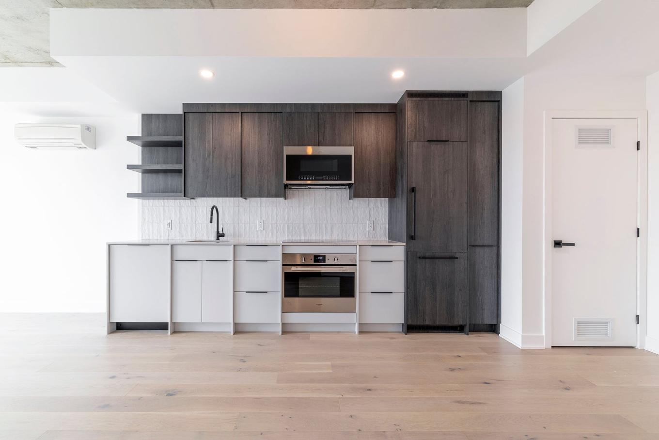 Kitchen - 2220-245 Boul. Robert-Bourassa, Montréal (Ville-Marie), QC - Indoor Photo Showing Other Room