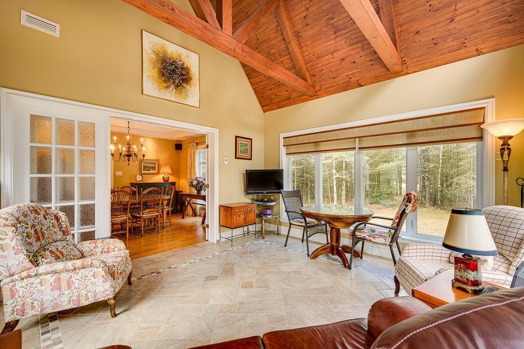 Solarium/Sunroom - 500 Rue Des Rosiers, Sainte-Adèle, QC - Indoor Photo Showing Living Room