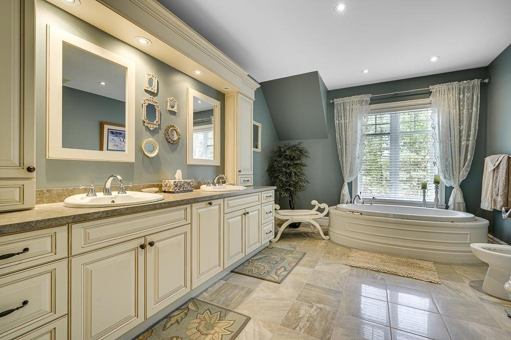 Ensuite bathroom - 500 Rue Des Rosiers, Sainte-Adèle, QC - Indoor Photo Showing Bathroom