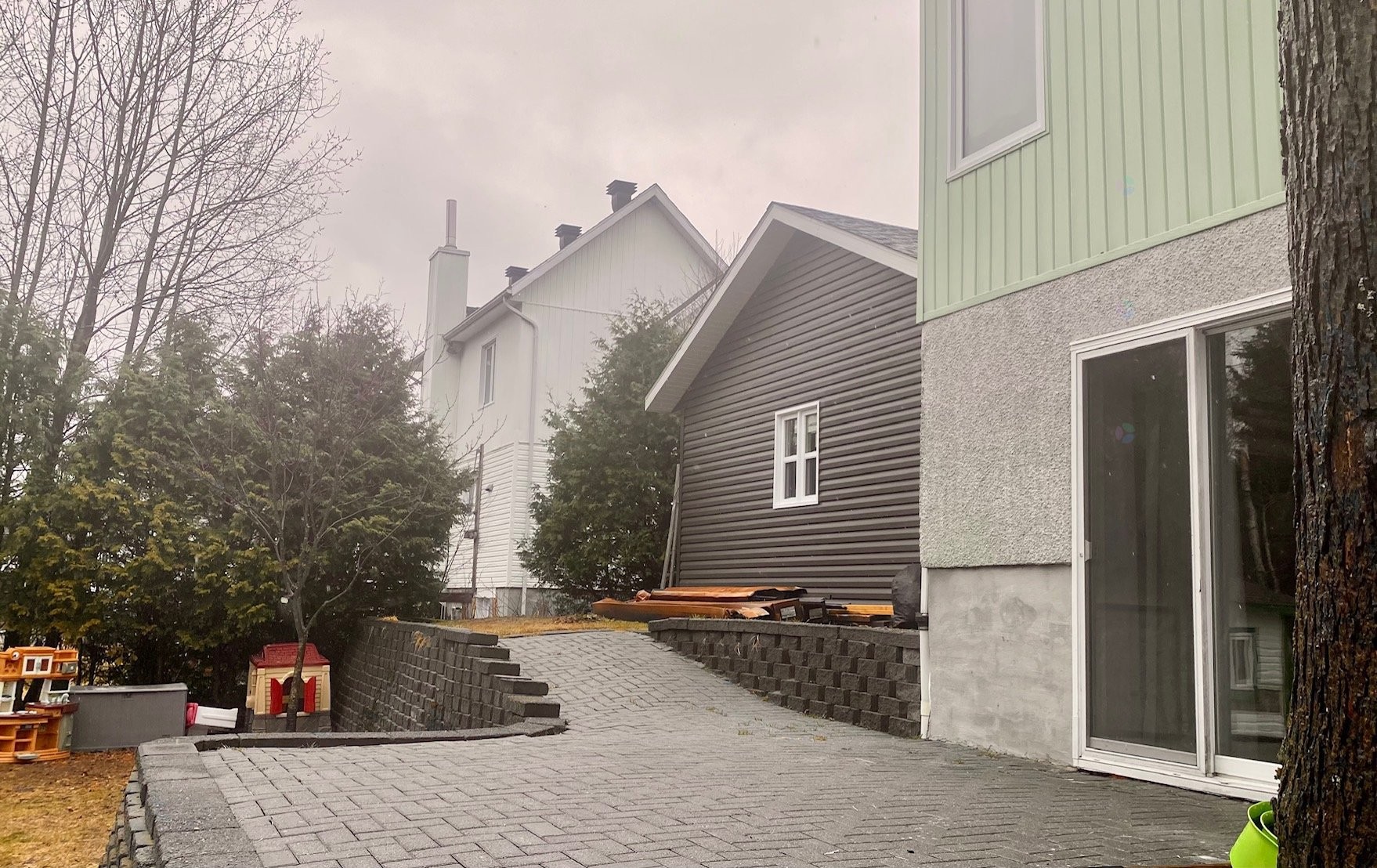 Cour - 132 Rue Lafort, Témiscaming, QC - Outdoor