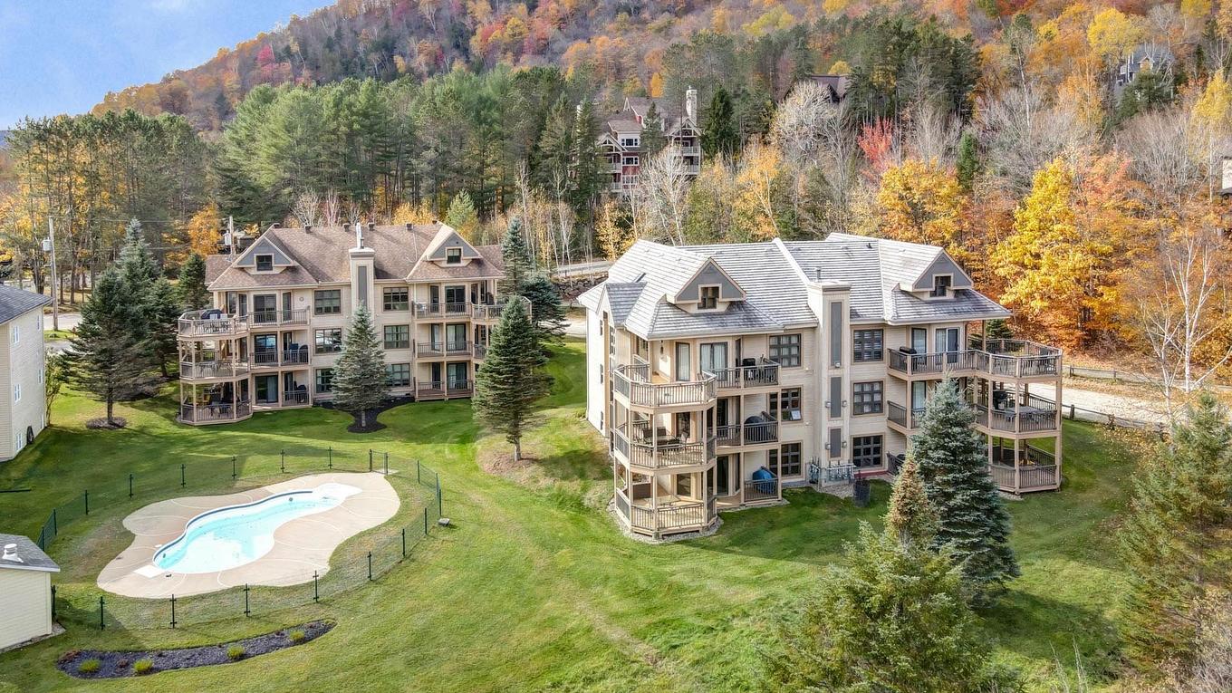 Overall view - 2-107 Ch. De L'Érablière, Mont-Tremblant, QC - Outdoor With In Ground Pool