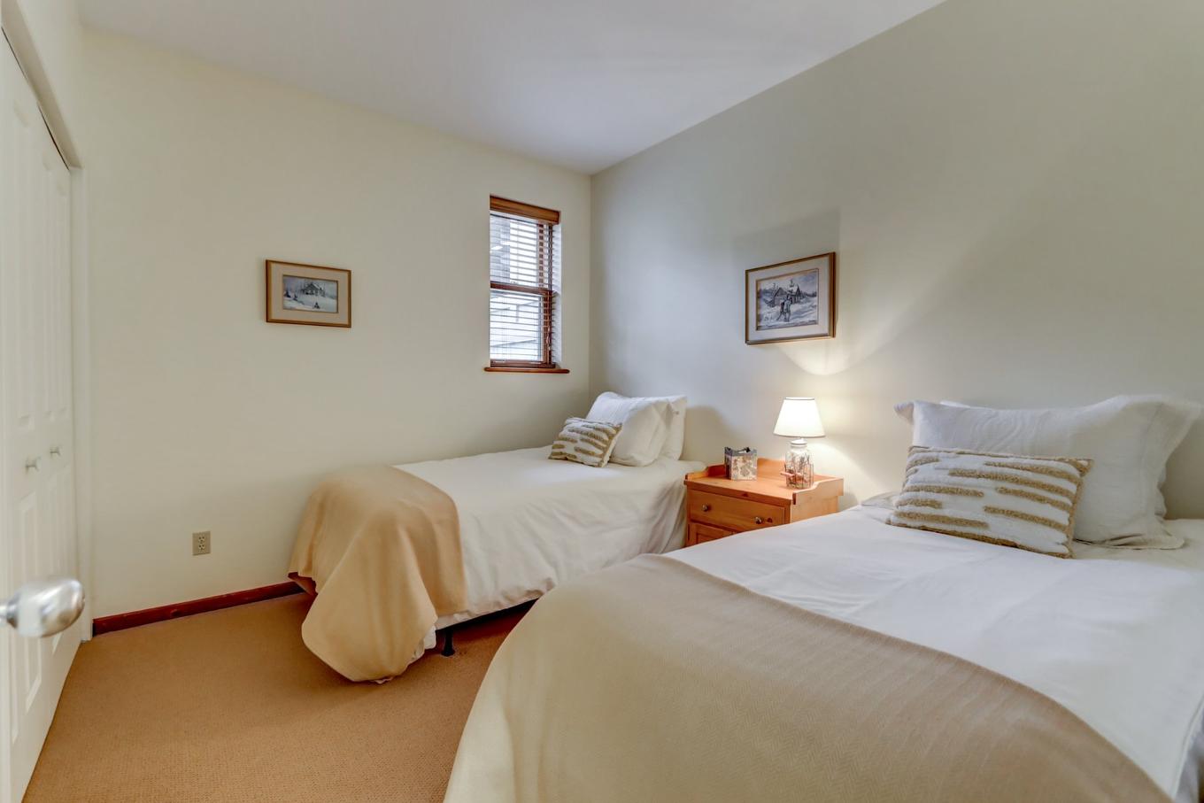Bedroom - 2-107 Ch. De L'Érablière, Mont-Tremblant, QC - Indoor Photo Showing Bedroom